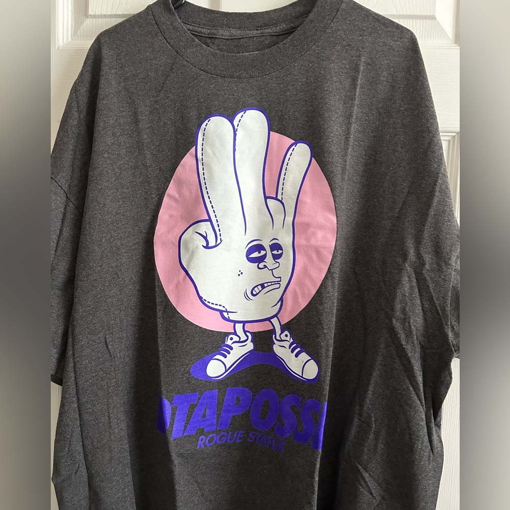 MENS GRAPHIC TEE